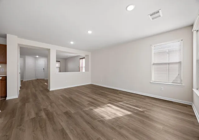 Photo 3 of Single family home for sale at 2710 Skyview Ridge Ct, Houston, TX 77047 | MLS# 27200484 | Listing updated on 2026-09-05