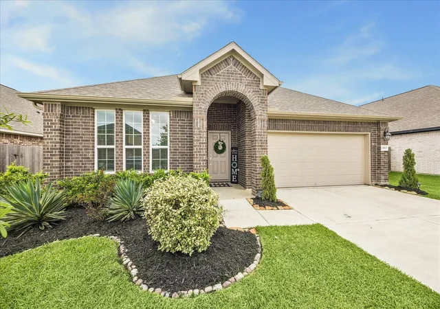 1st image of 23601 Zinfandel Dr, Alvin, TX 77511 | MLS# 52646139
