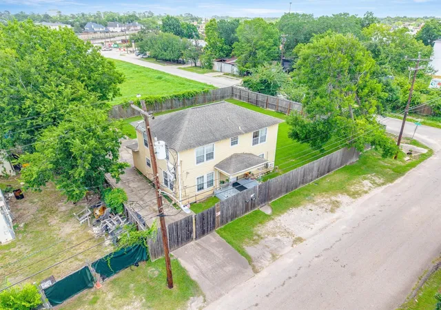 1st image of 4233 Dupont St, Houston, TX 77021 | MLS# 91821390