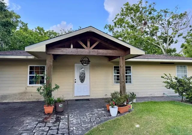 Homes for sale in Freeport, TX | 1022 W 10th St, Freeport, TX 77541 | MLS# 53650274