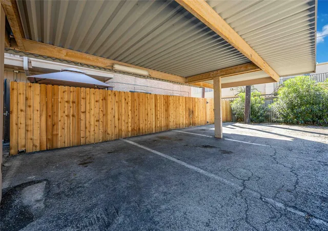 2nd image of 4515 Briar Holw Pl, Houston, TX 77027