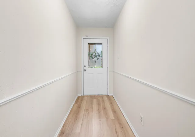 Photo 4 of Sale Pending at 7327 Stone Pine Ln, Houston, TX 77041 | MLS# 78367113 | Listing updated on 2026-08-26