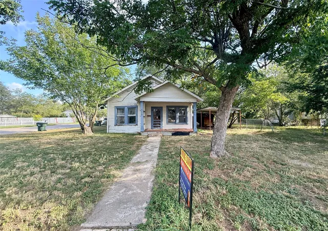 1st image of 201 E Bailey St, Cuero, TX 77954 | MLS# 45943304