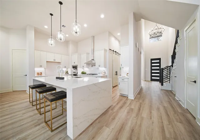 4th image of 7407 Janak Dr, Houston, TX 77055 | MLS# 35333300