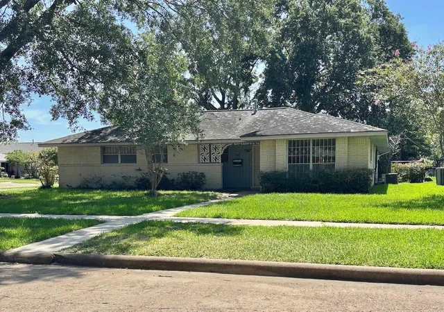 Photo 2 of Single family home for sale at 2342 Welk St, Houston, TX 77034 | MLS# 43103823 | Listing updated on 2026-09-01
