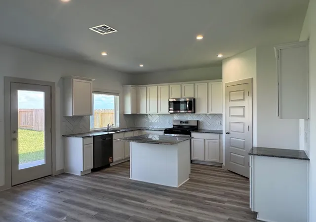 Photo 3 of Single family home for sale at 1965 Hamilton Dr, Nome, TX 77629 | MLS# 82162589 | Listing updated on 2026-09-16