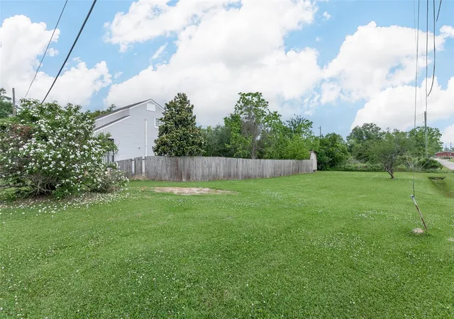 Photo 4 of Sale Pending at 1704 Crockett St, Orange, TX 77630 | MLS# 7361850 | Listing updated on 2026-08-19