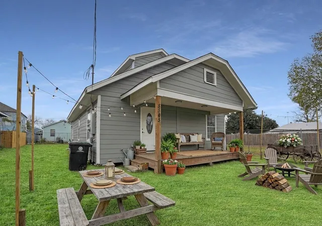 Photo 2 of Single family home for sale at 8505 Denby St, Houston, TX 77012 | MLS# 61855864 | Listing updated on 2026-04-22