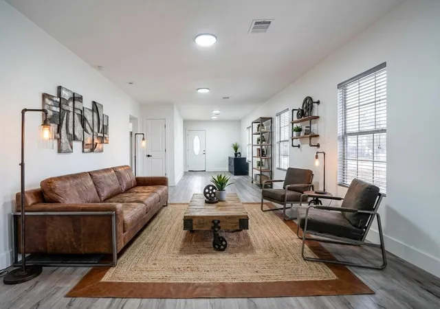 Photo 3 of Single family home for sale at 8505 Denby St, Houston, TX 77012 | MLS# 61855864 | Listing updated on 2026-04-22