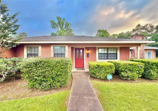 Photo 1 of Sale Pending at 2735 Webster St, Liberty, TX 77575 | MLS# 46830011 | Listing updated on 2026-09-27