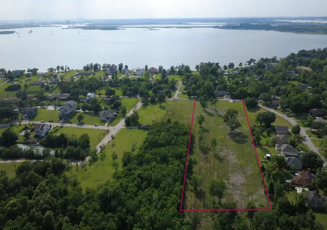 Photo 1 of Land for sale at 98 Yaupon Dr, Baytown, TX 77520 | MLS# 8870566 | Listing updated on 2026-05-17