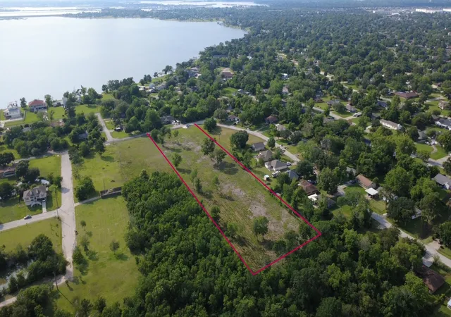 Photo 2 of Land for sale at 98 Yaupon Dr, Baytown, TX 77520 | MLS# 8870566 | Listing updated on 2026-05-17