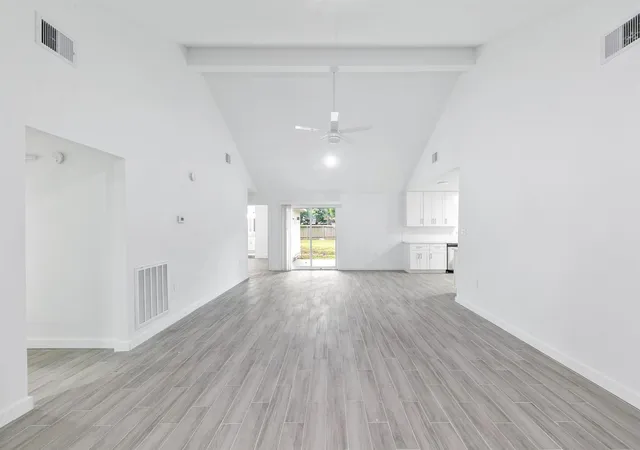 Photo 2 of Single family home for sale at 6811 Mccullum Rd, Missouri City, TX 77489 | MLS# 15859373 | Listing updated on 2026-06-05