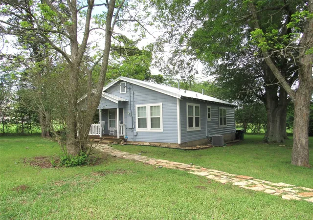 36th image of 1013 Prairie Lea St, Brenham, TX 77833 | MLS# 12674043