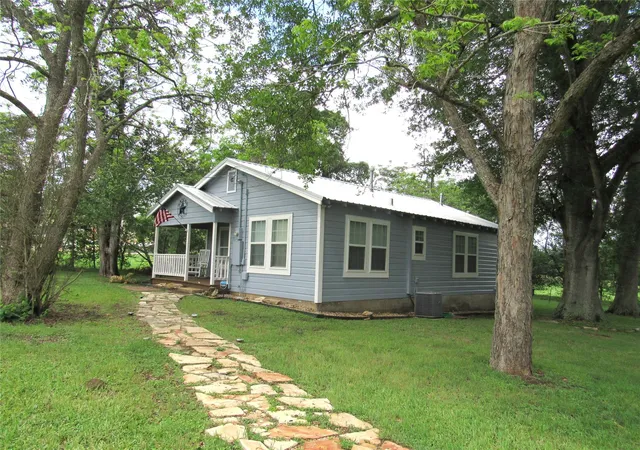 Photo 3 of Single family home for sale at 1013 Prairie Lea St, Brenham, TX 77833 | MLS# 12674043 | Listing updated on 2026-08-18