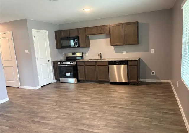 Photo 2 of Single family home for sale at 9822 Emerald Stone Way, Conroe, TX 77306 | MLS# 73459265 | Listing updated on 2026-09-04