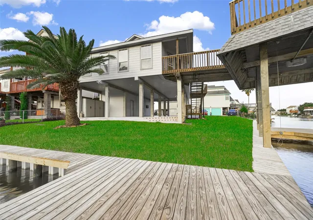 2nd image of 16 N Curlew St, La Marque, TX 77568 | MLS# 72466948
