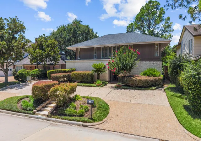 3rd image of 726 Montclair Blvd, Sugar Land, TX 77478 | MLS# 17133456