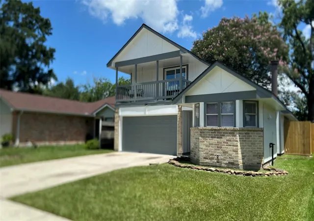 Photo 3 of Single family home for sale at 3910 Ebury Dr, Houston, TX 77066 | MLS# 71293072 | Listing updated on 2026-09-20