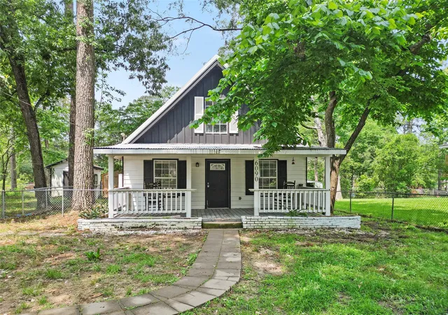 Photo 1 of Single family home for sale at 6090 Skylane Dr, Montgomery, TX 77316 | MLS# 71521054 | Listing updated on 2026-08-17