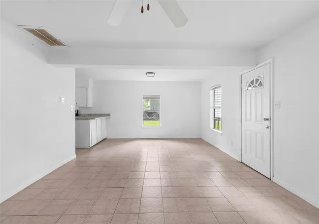 Photo 2 of Single family home for sale at 6090 Skylane Dr, Montgomery, TX 77316 | MLS# 71521054 | Listing updated on 2026-08-17