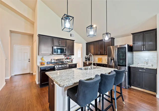 Photo 4 of Single family home for sale at 9906 Bezeled Cir Ln, Rosharon, TX 77583 | MLS# 74555421 | Listing updated on 2026-10-08