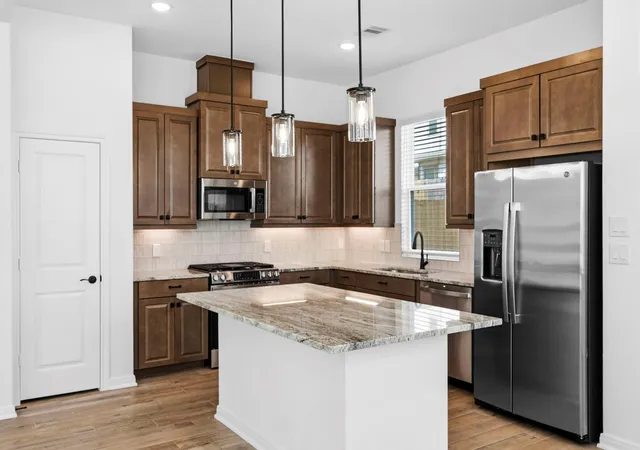 Photo 4 of Sale Pending at 116 W Coralburst Loop, Montgomery, TX 77316 | MLS# 84684626 | Listing updated on 2026-09-11