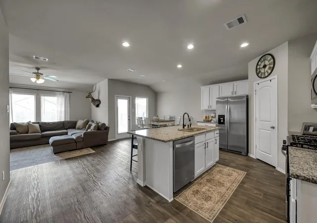 5th image of 11719 Bari Reef Ln, Conroe, TX 77304 | MLS# 70178531