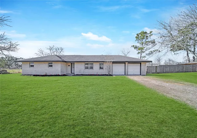 3rd image of 4614 Edgemore St St, Santa Fe, TX 77517 | MLS# 71321326