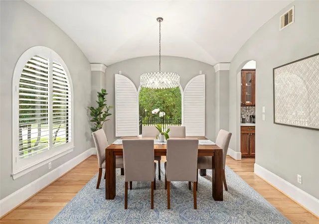 2nd image of 4440 Betty St, Bellaire, TX 77401 | MLS# 41191694