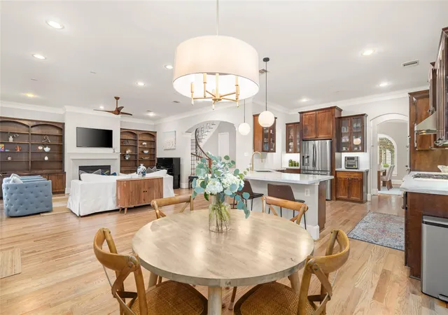 4th image of 4440 Betty St, Bellaire, TX 77401 | MLS# 41191694