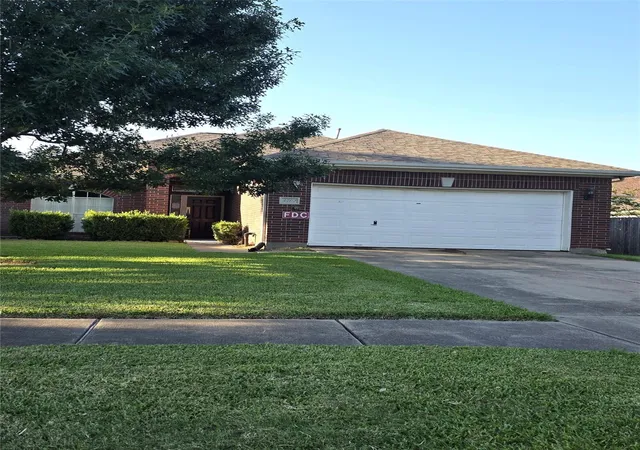 Photo 1 of Sale Pending at 3502 Stratford Manor Dr, Sugar Land, TX 77498 | MLS# 78456183 | Listing updated on 2026-08-05