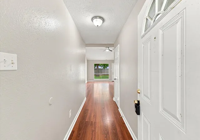 4th image of 6210 Vinewood Ln, League City, TX 77573 | MLS# 47052680