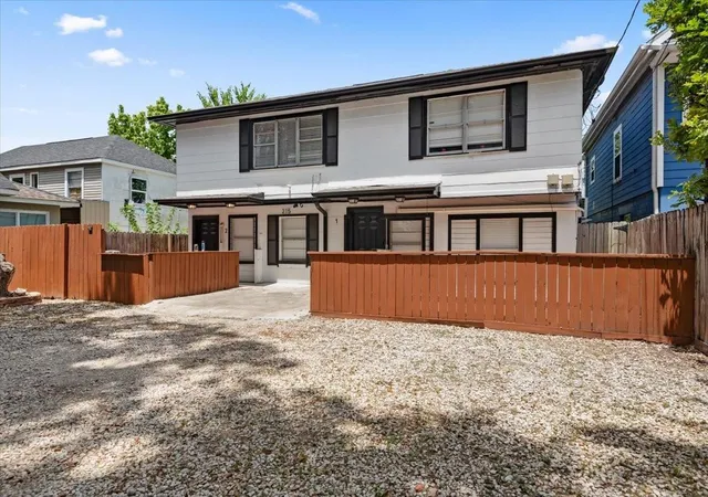 2nd image of 215 Caplin St, Houston, TX 77022 | MLS# 83668040