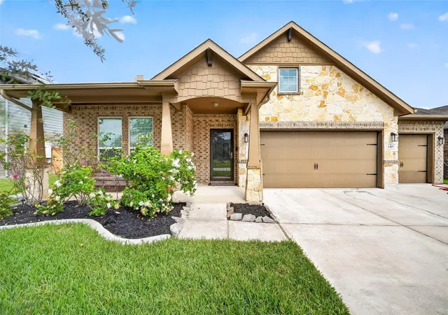 1st image of 2418 Kelson Cove Dr, La Marque, TX 77568 | MLS# 75739548