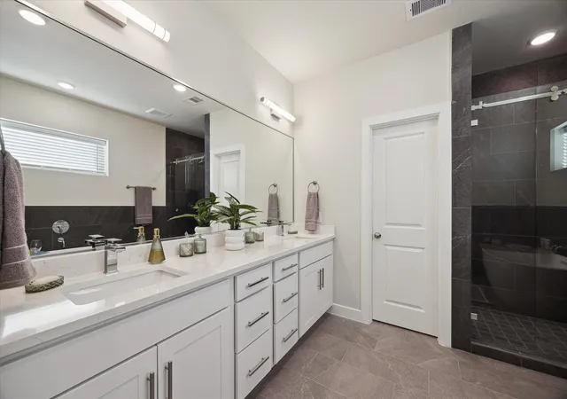 4th image of 3067 Hicks St, Houston, TX 77007 | MLS# 45445911