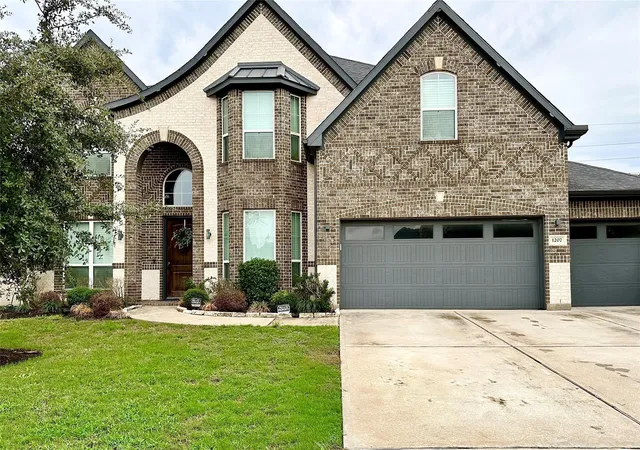 Photo 3 of Single family home for sale at 1207 Euclid Ct, Rosenberg, TX 77469 | MLS# 27116381 | Listing updated on 2026-08-27