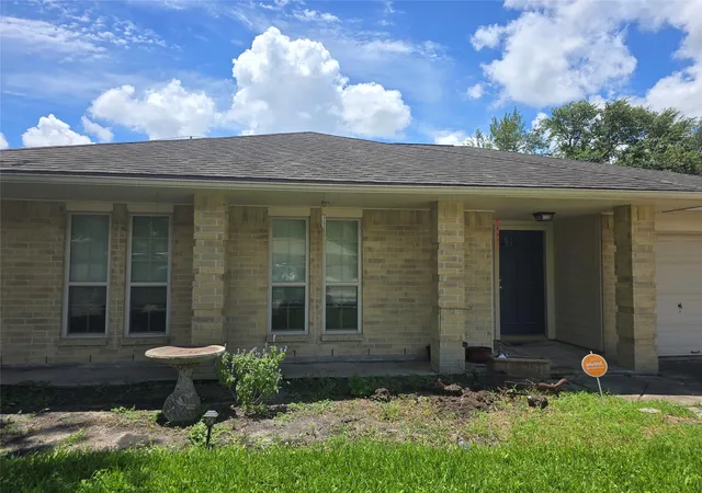 2nd image of 3827 Pecan Cir, La Porte, TX 77571 | MLS# 67627379