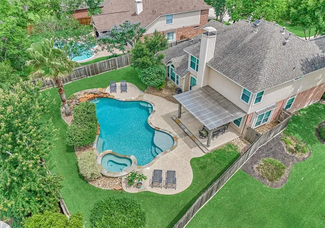 Homes for sale in The Woodlands, TX | 30 Rowan Tree Pl, The Woodlands, TX 77384 | MLS# 3762762