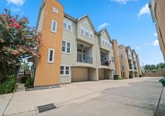 Photo 1 of Townhouse for sale at 1128 W 26th Street, Houston, TX 77008 | MLS# 19191224 | Listing updated on 2026-08-03