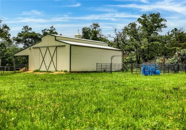 1st image of 10610 County Road 322, Caldwell, TX 77836 | MLS# 72509655