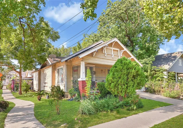 3rd image of 6648 Avenue C, Houston, TX 77011 | MLS# 59907707