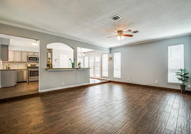 Photo 4 of Single family home for sale at 10061 Timberwood Dr, Houston, TX 77080 | MLS# 66306043 | Listing updated on 2026-08-18