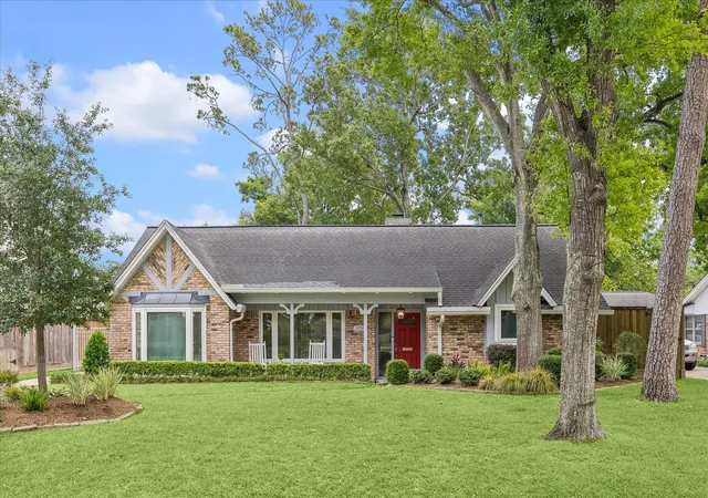 Photo 1 of Sale Pending at 1018 Ben Hur Dr, Houston, TX 77055 | MLS# 62966069 | Listing updated on 2026-08-31