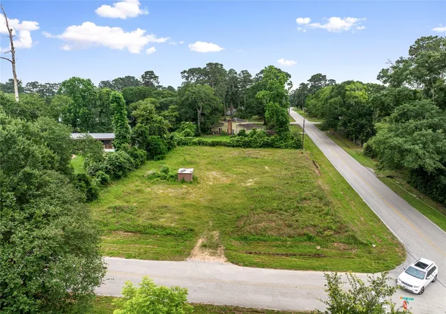 11th image of 29810 Kingbird Dr, Tomball, TX 77377 | MLS# 65991925