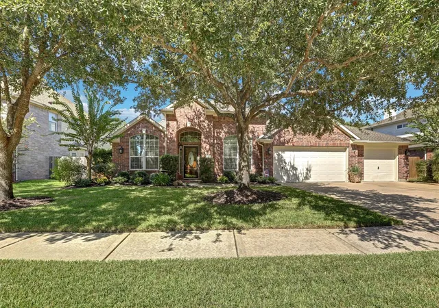2nd image of 2911 Amber Hill Trl, Pearland, TX 77581 | MLS# 61006848