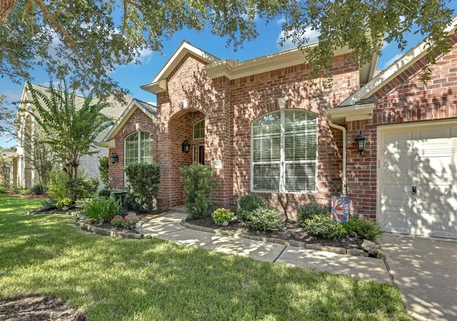 image of 2911 Amber Hill Trl, Pearland, TX 77581 | MLS# 61006848