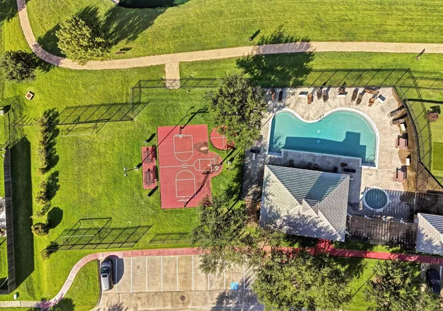 49th image of 2911 Amber Hill Trl, Pearland, TX 77581 | MLS# 61006848