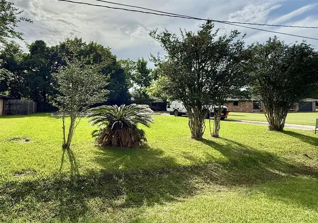 4th image of 320 Hebert St, Vidor, TX 77662 | MLS# 11574668