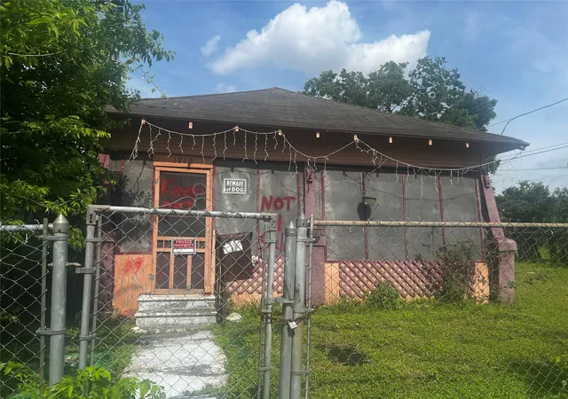 1st image of 1718 Pannell St, Houston, TX 77020 | MLS# 35987878